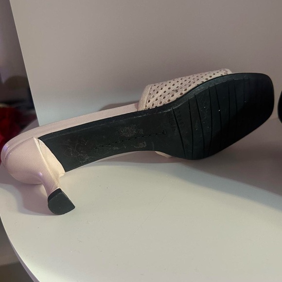 Stuart Weitzman Kitten Heel - Picture 8 of 8